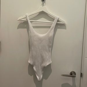 Wilfred Free White Ribbed Bodysuit with scoop neck (“Leila Bodysuit” in white)